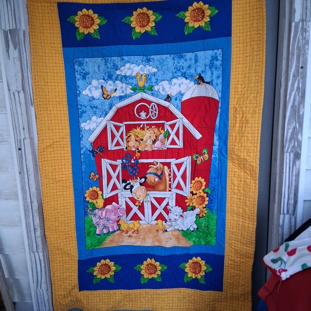Baby Crib Quilt Blanket Cheery Barnyard Farm Animals Bright Multicolor EUC